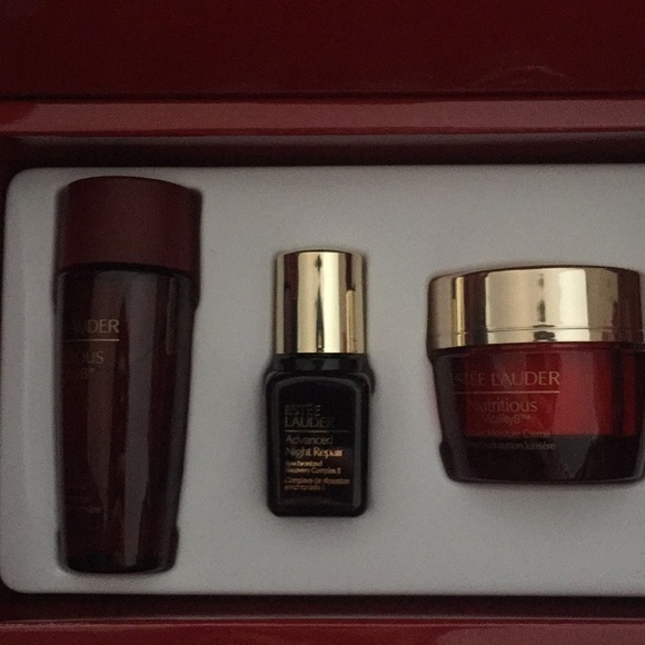 Detox & Glow kit from Estée Lauder - Picture 3 of 3